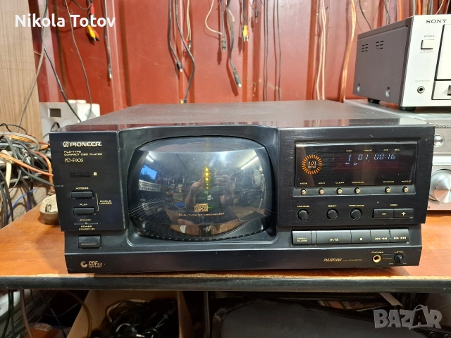 Продава се COMPACT DISC PLAYER Pioneer PD-F905. 