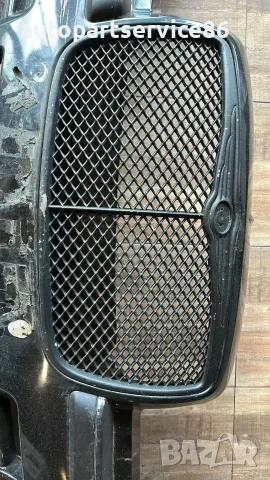 Предна броня черна за Chrysler 300C (2009) OEM, снимка 3 - Части - 55616946