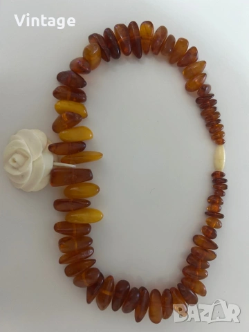 Винтидж старинно колие с натурален кехлибар и медальон цвете слонова кост , снимка 6 - Антикварни и старинни предмети - 53994235