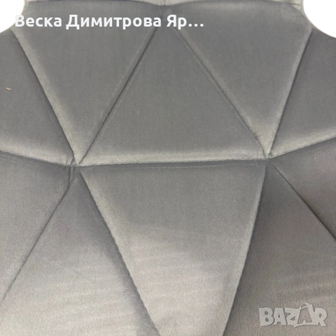 Офис стол с кадифена тапицерия, хромирана основа и колелца – светло сив, снимка 7 - Столове - 54960044