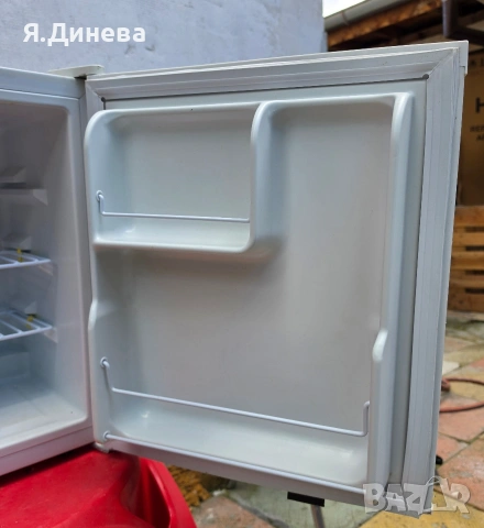 Мини-хладилник Klarstein 38L за части, снимка 5 - Хладилници - 54737160
