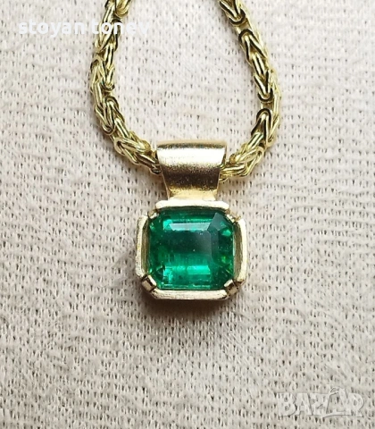 Елегантен златен медальон с естествен изумруд 2.54кт – 14K злато! Сертификат!