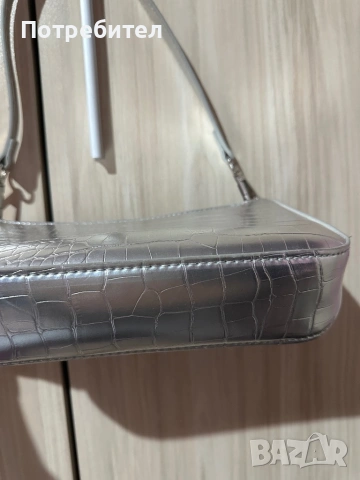 Сребриста чанта, снимка 6 - Чанти - 54101209