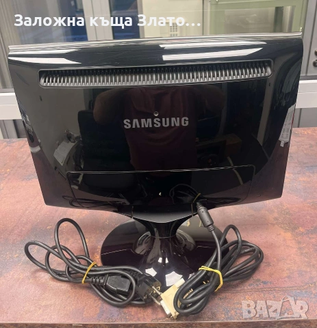 LCD монитор Samsung SyncMaster T190 от серията Touch of Color (ToC) със кабели, снимка 5 - Монитори - 55149049
