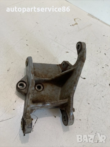 Конзола / държач за Mitsubishi Grandis 2.4 / 4G69 (2004) 475