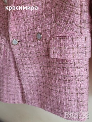 Сако розово с златен акцент