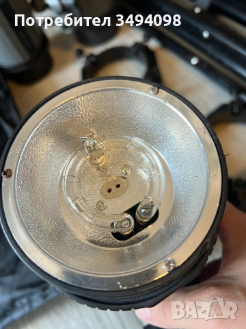 Студиен комплект Neewer N-300W - 3 светкавици + стойки + софтбоксове + чанта, снимка 4 - Светкавици, студийно осветление - 55199042