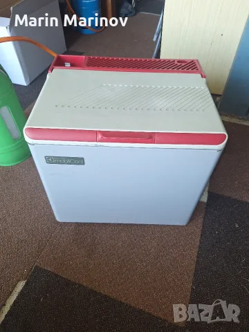 Туристически хладилник на 12v 220 v и газ