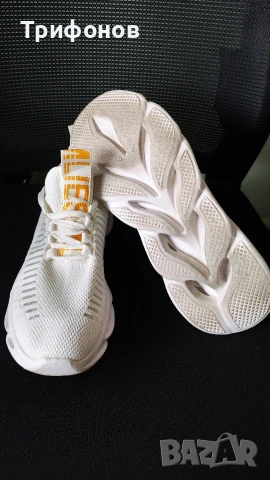 Мъжки маратонки 44 номер , снимка 3 - Маратонки - 54268380