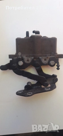 Панта преден капак Mercedes W212