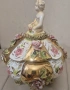 Голяма италианска порцеланова бонбониера с капак – стил Capodimonte, снимка 2