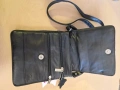 Чисто нова мъжка чанта от естествена кожа (100% Leather) – черна, с много отделения , снимка 2