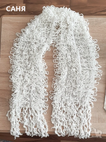 Много дълъг,мек шал с дълги ресни и ръкавици с топлоизолацияТHiNSULATE и дълги,ефектни шалове, снимка 16 - Ръкавици - 53127983