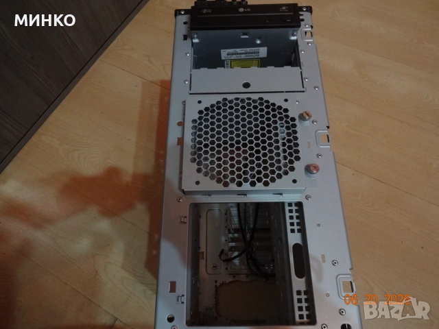 Antec 300 Three Hundred , снимка 8 - Захранвания и кутии - 54987856