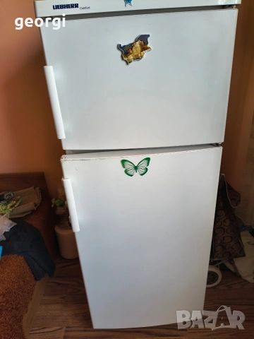 Хладилник с горна камера Liebherr