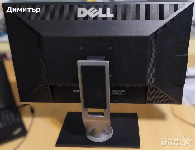 Монитор DELL U2711b - 27 инча, 2560х1440, снимка 6 - Монитори - 55166200