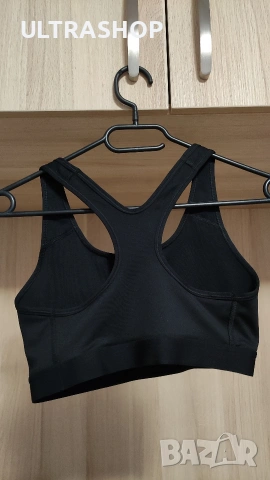 Дамски топ в отлично състояние Nike size S, снимка 5 - Корсети, бюстиета, топове - 55154671