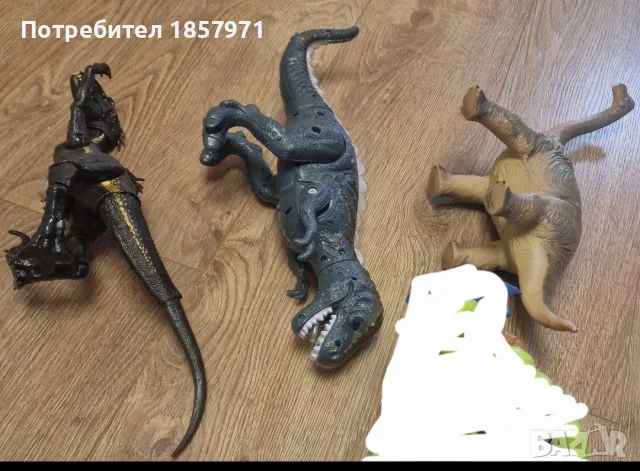 3 динозавър играчки 