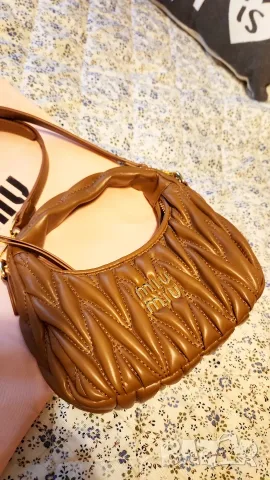 Дамска чанта Miu Miu малка, снимка 8 - Чанти - 55437432