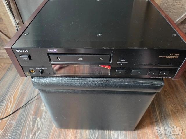 Продавам Sony CDP X777es 