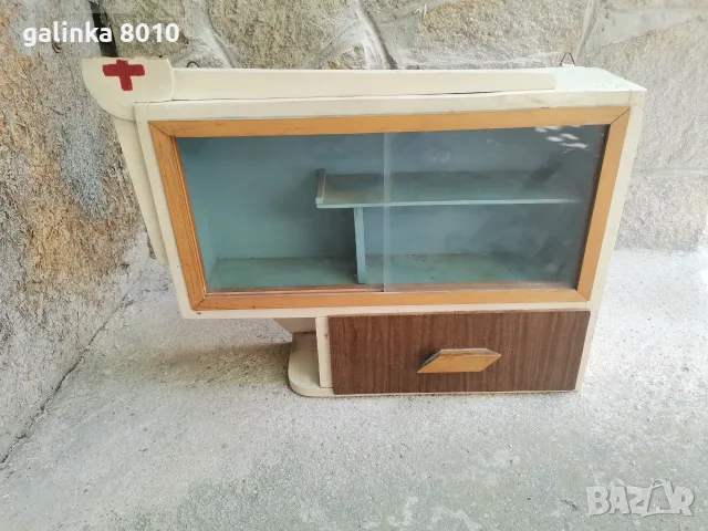 Стара, рядка аптечка