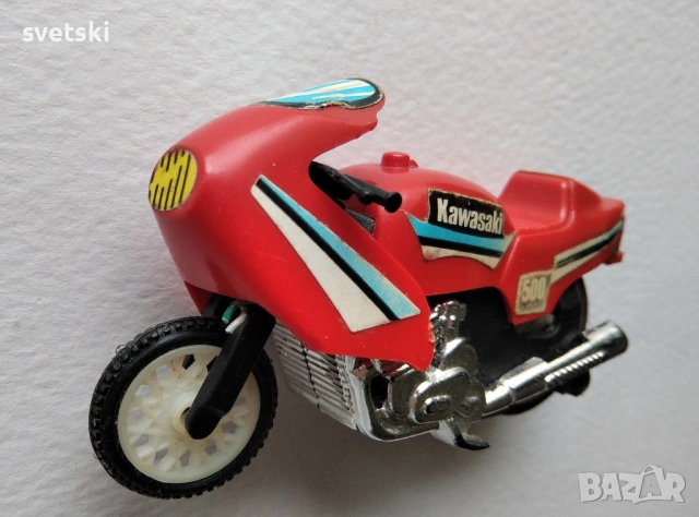 Пластмасов модел на мотоциклет Kawasaki 500, снимка 4 - Колекции - 54136723