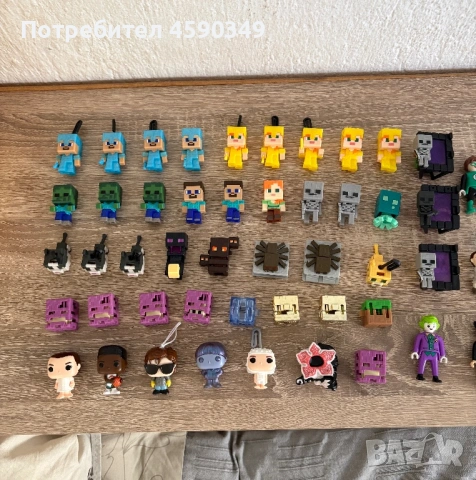 Kinder Joy фигурки Minecraft/Stranger Things