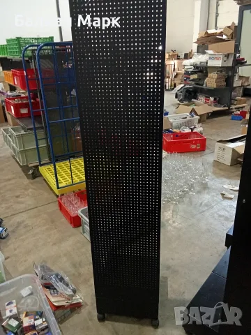 Метални перфорирани стелажи на колелца (168x35x35 см) – Внос от Германия, снимка 4 - Стелажи и щандове - 55402007