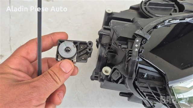 Десен фар Audi Q5 Bixenon Led година 2017 2018 2019 2020 2021 2022 2023 код 80A941006, снимка 3 - Аксесоари и консумативи - 54638160