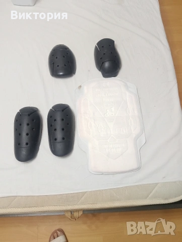 Продавам мъжко рокерско яке, снимка 3 - Якета - 54976105