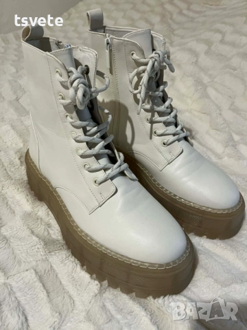 Чисто нови боти Bershka