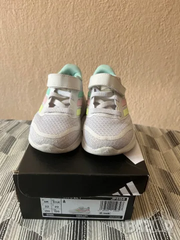 Adidas детски маратонки, снимка 2 - Детски маратонки - 55614423