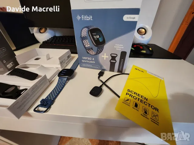 Fitbit Versa 4 с кутия, гаранция и 2 каишки, снимка 4 - Смарт гривни - 55412770