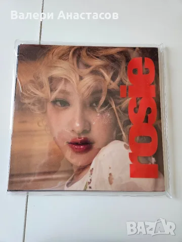 ROSÉ / BLACKPINK – rosie албум с CD, фотокарти, плакати + подарък ключодържател, снимка 2 - CD дискове - 55332728