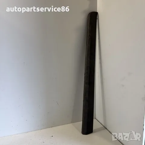 Предна дясна долна лайстна / Декоративна лайстна на вратата за Volvo XC60 2.4 TDI (2011) OEM 3129484