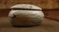 Рисувана керамична кутия за бижута или други дребни предмети., снимка 3