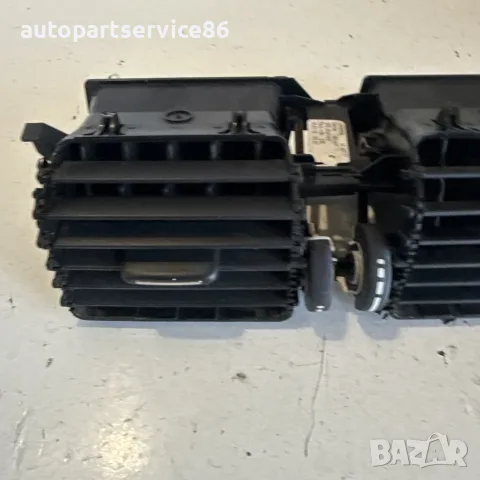 Преден въздуховод на арматурното табло за Volvo XC60 2.4 TDI (2011) 06777-001 OEM, снимка 2 - Части - 55655393