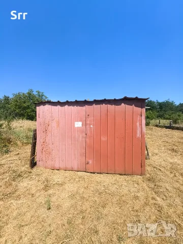 Продавам метален гараж