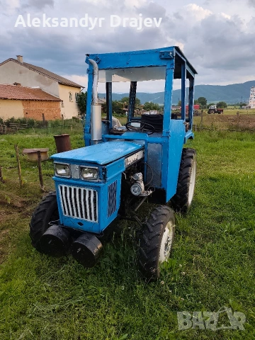 продавам трактор 25коня 4по4 