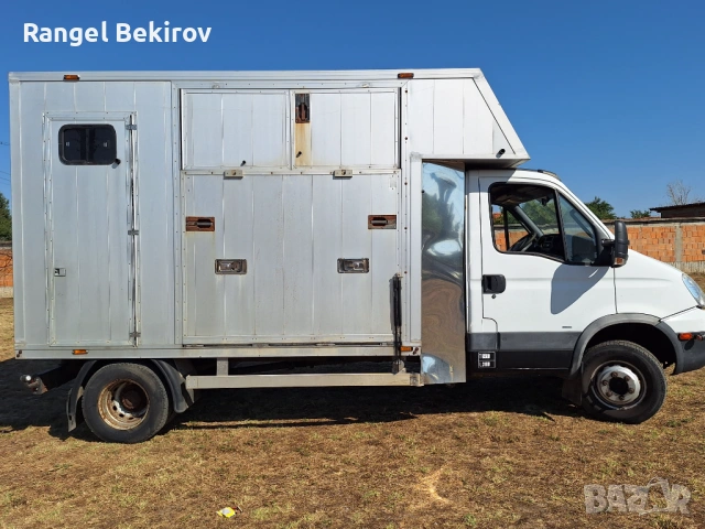Кемпер каравана за коне lveco daily, снимка 2 - Бусове и автобуси - 54534538