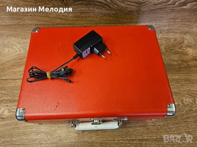 Грамофон GPO Attache – Модерен и практичен грамофон в ефектен куфарен дизайн, снимка 2 - Грамофони - 55373451
