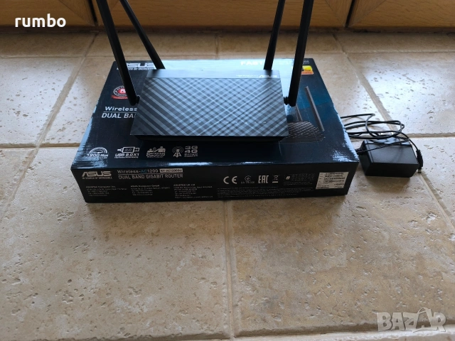 Продавам Wi fi рутер Asus AC1200 4 антени, снимка 4 - Рутери - 54512382