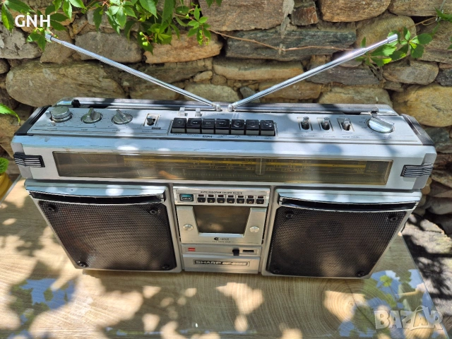 Радиокасетофон Sharp GF-8585H, снимка 2 - Радиокасетофони, транзистори - 55187226
