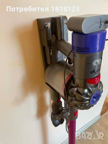 Dyson V8 Absolute., снимка 2 - Прахосмукачки - 54717779
