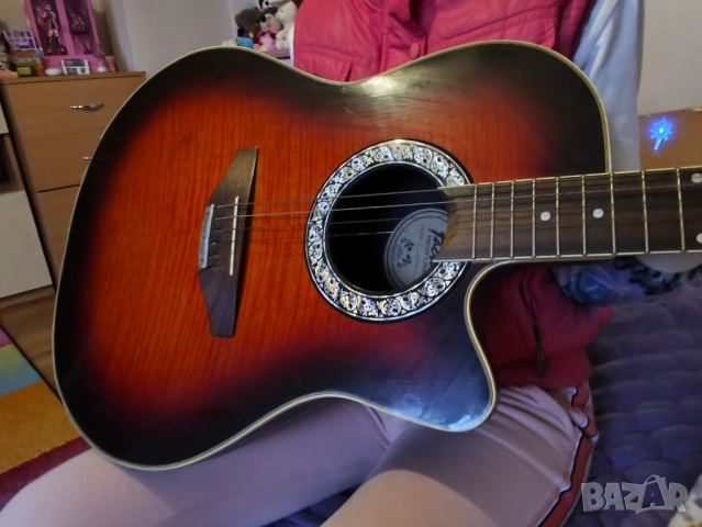 Продавам електроакустична китара 