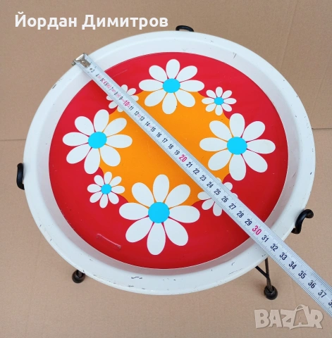 Стара декоративна масичка , снимка 2 - Антикварни и старинни предмети - 54401505