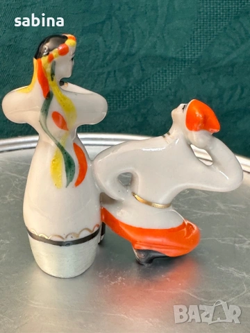 Съветски порцелан-Винтидж порцеланова статуетка – миниатюра на танцьори „Танц гопак“,  Полонски ЗХС,, снимка 2 - Антикварни и старинни предмети - 54017656