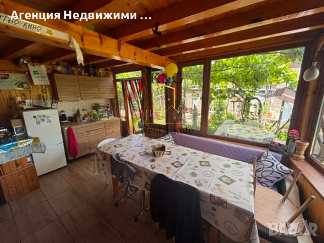 Двуетажна масивна къща в кв " Житница " , снимка 2 - Къщи - 54943195