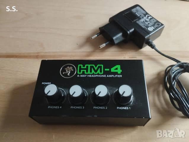 Усилвател за слушалки Mackie HM-4