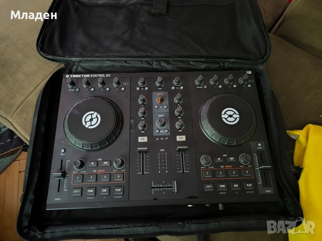 DJ конзола TRAKTOR 